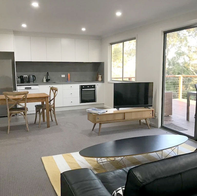 Loungeroom & Kitchen